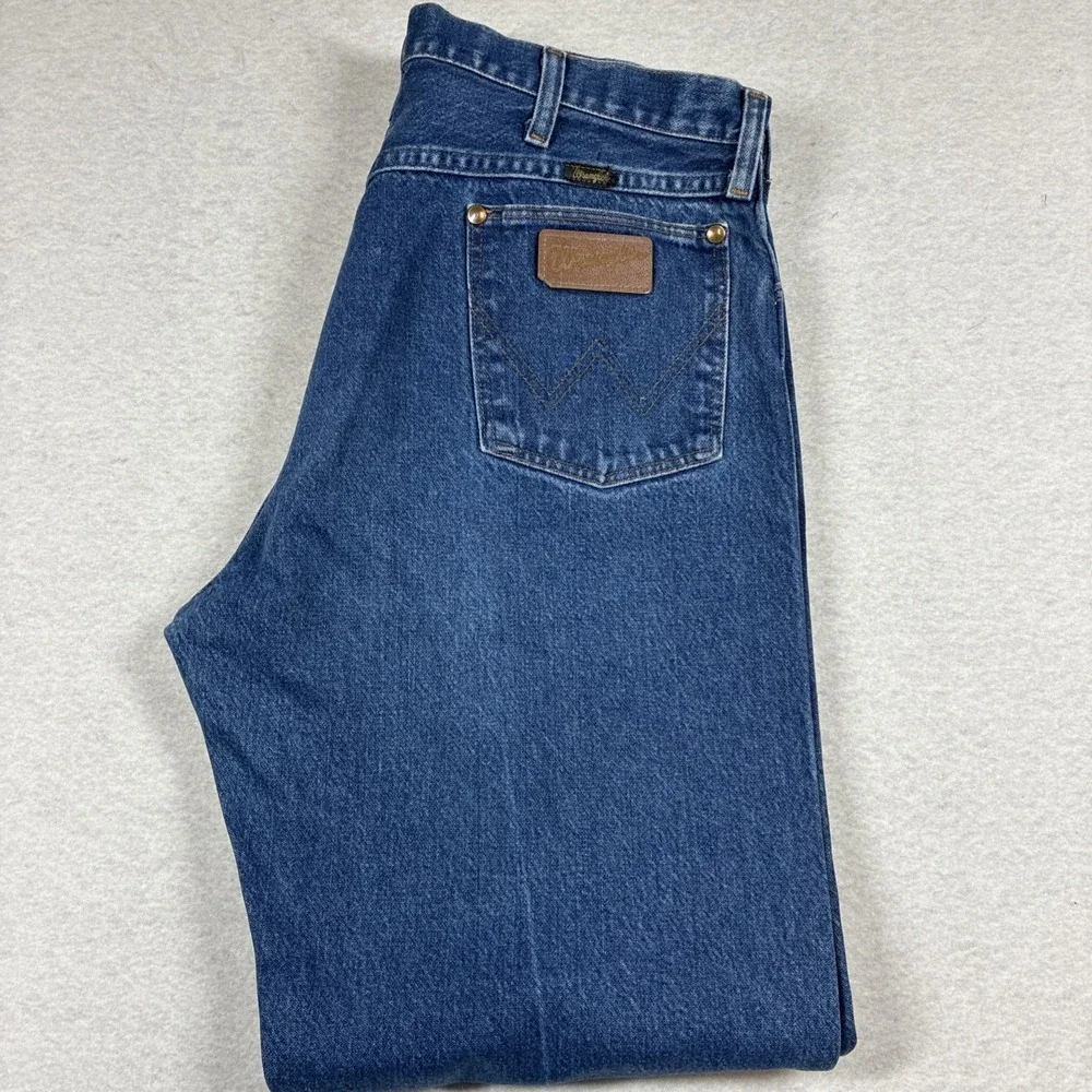 Wrangler Mens Blue Jeans Denim Size 35x32 Straight Leg Classic Fit‎ Western